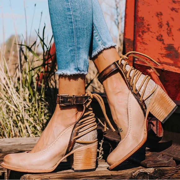 Freebird by Steven Shoes - NIB Freebird by Steven Raeanne Taupe Multi - Size 8